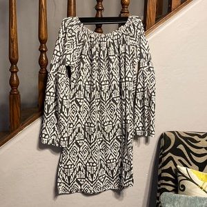 Grey and white design bell sleeve polyester and spandex dress by West Loop.